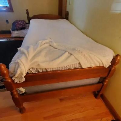 Solid Wood Twin Bed