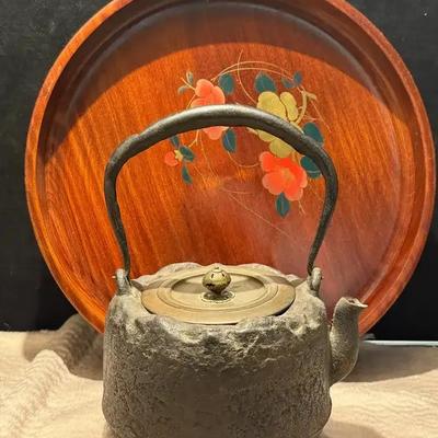 Textured japanese tetsubin