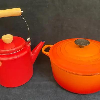 Le cruiset dutch oven 24 flame orange metal tea pot
