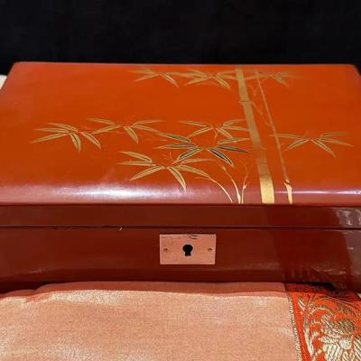 Japanese lacquer jewelry music box