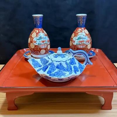 Imari ware vases other complementing pieces