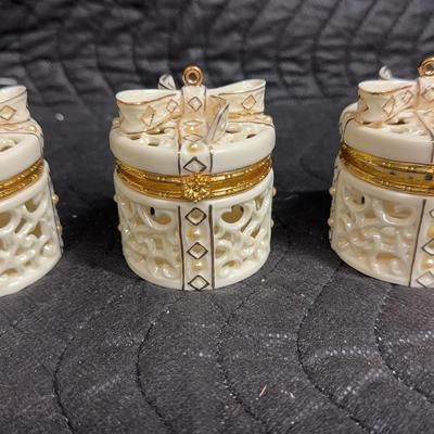 Set of 3 Porcelain Gift Box Trinket Boxes – Lattice Design with Gold Accents