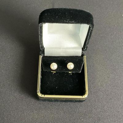 14k Pearl Earrings 