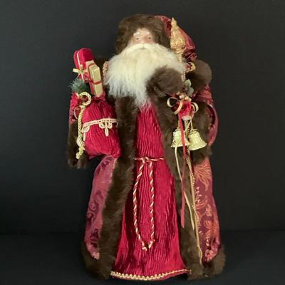 World Santa Tree Topper