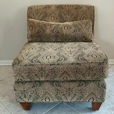 Paisley Patterned Madison Chair With Accent Pillow