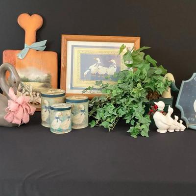 Wooden Duck Decor