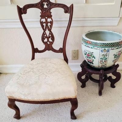 Po114 vintage carved wood children s chair