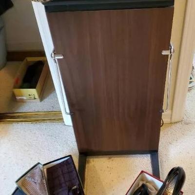 Po163 corby of windsor men s vallet and haberdashery