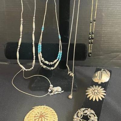 Po184 vintage costume jewelry
