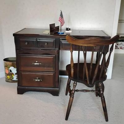 Po128 vintage dark wooden desk