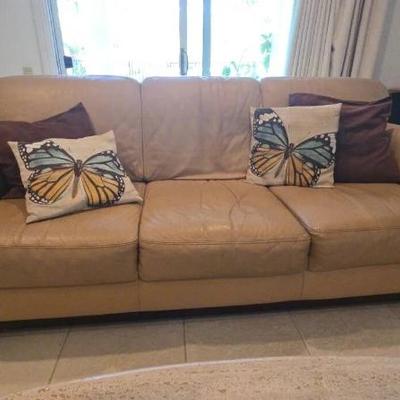 Po104v beige leather 3 cushion sofa with pillows