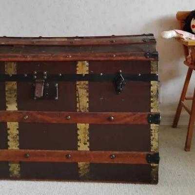 Po165 vintage wooden desk