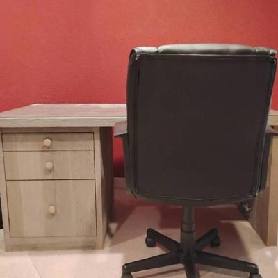 Po126 office desk more