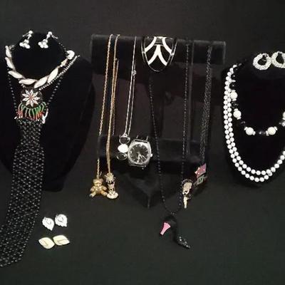 Bring On The Black & White - Nice Novelty And Costume Jewelry Collection 