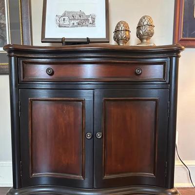 Hooker Cabinet, Art And Decor