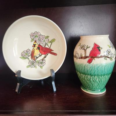 Cardinal Vase And Bowl