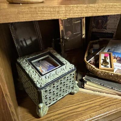 Sale Photo Thumbnail #676