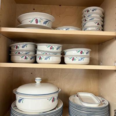 Lenox Chinastone “Poppies on Blue” Dinnerware Set – Made in USA