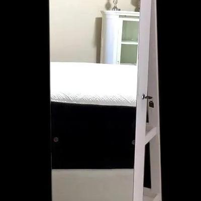 360° Rotating Mirrored Jewelry Armoire with Locking Storage
