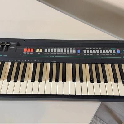 Casio Casiotone CT-370 Keyboard – Vintage 210 Sound Tone Bank
