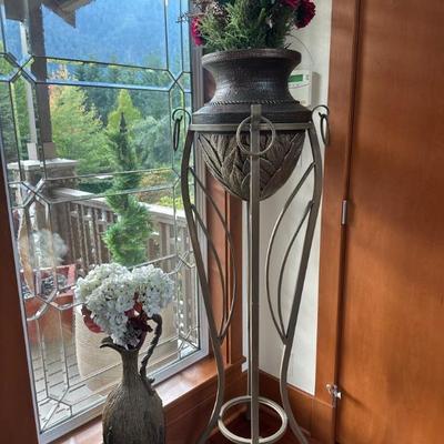 Iron plant stand