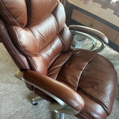 Leather executive office chair