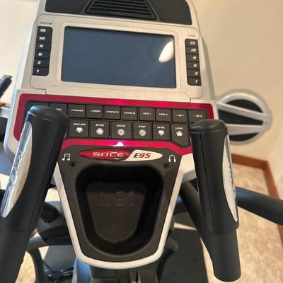 Elliptical sole - display view 