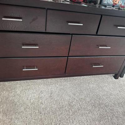 Dresser lowboy