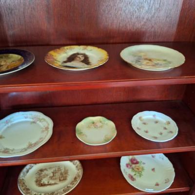 Decorative plates.