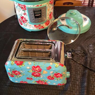 Pioneer Woman Breezy Blossom Instapot + Toaster