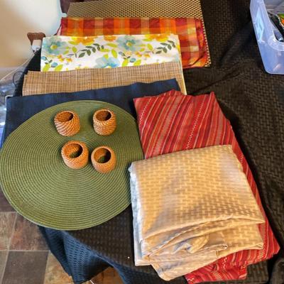 Talecloths, Placemats + Napkin Rings