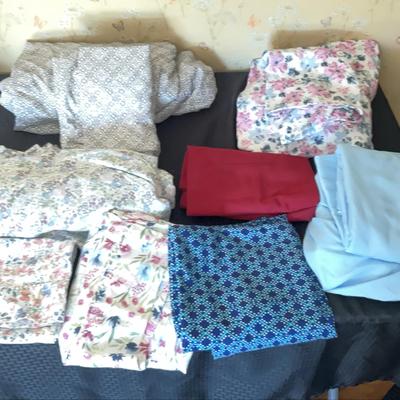 Sheets + Pillowcases 