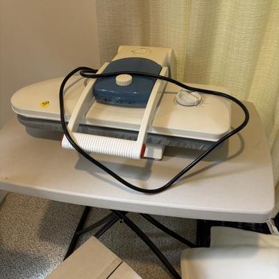 Portable table steamer