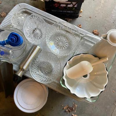 Lot Of Kitchen Items, Bowls, Measuring Cups Etc.