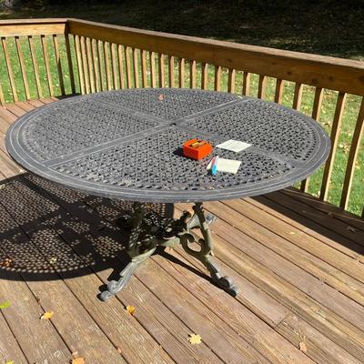 Large Round Outdoor Patio Dining Table