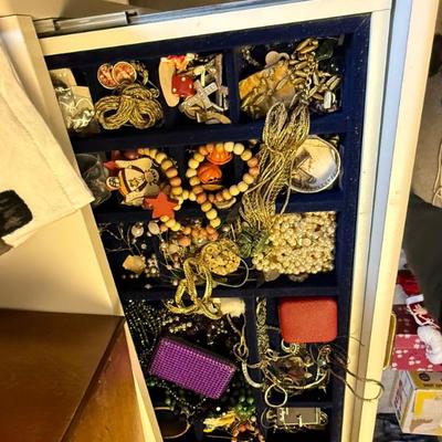 Sale Photo Thumbnail #156