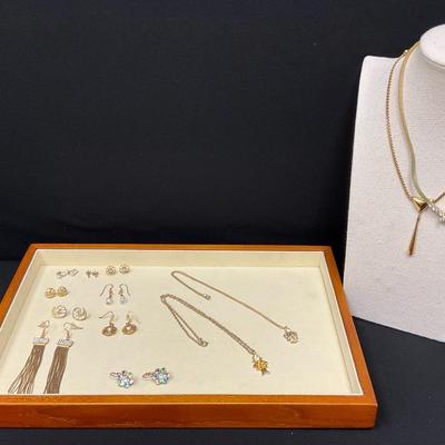 Vintage Gold Tone Costume Jewelry 