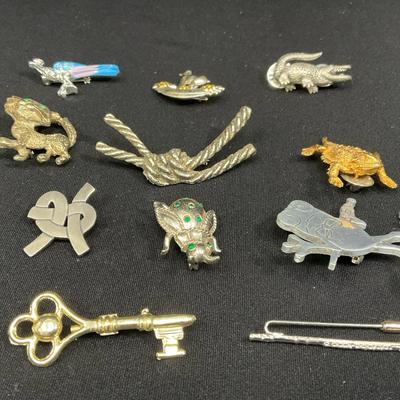 Vintage Assorted Brooches And Pins 