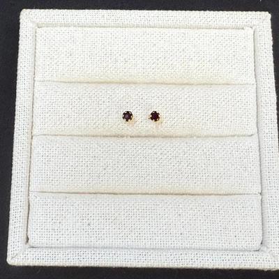 Garnet Stud Earrings 