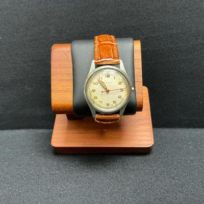 Vintage Bulovia Wristwatch With Croco Grain Leather
