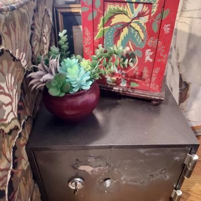 Sale Photo Thumbnail #97
