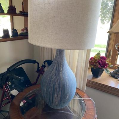 Sale Photo Thumbnail #6: Has matching lamp