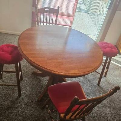 42" Dining Room Table & Chairs