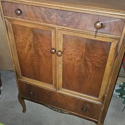 Vintage Sligh Cabinet with Drawers