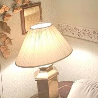 2 Lamps in Livong Room