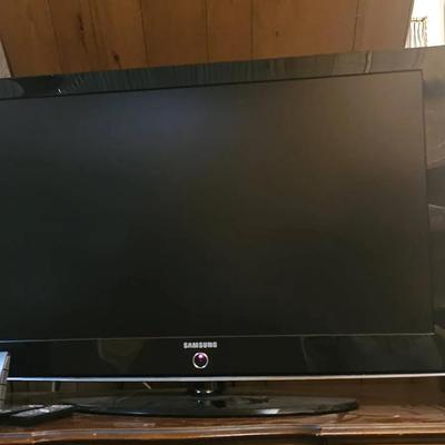 Samsung TV Model LNT4042H w/ Remote