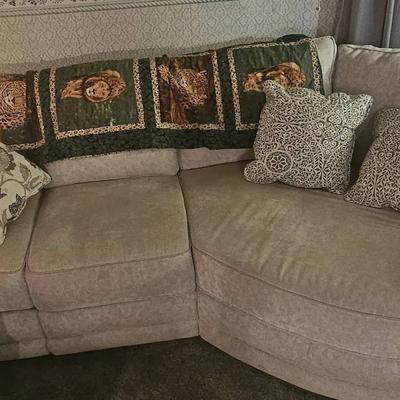England Inc. Sofa w/ Power Recline Floral. Very Nice!