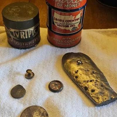 Coin Bank, Ad Tin & Other Old Collectibles, Metal, Buttons?