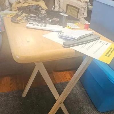 Set Of 4 TV Trays and Holder