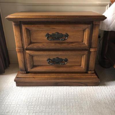 Plaza del Lago Nightstand – Cherry Finish, French-Inspired Design